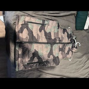 Camo Columbia Vest Size Small